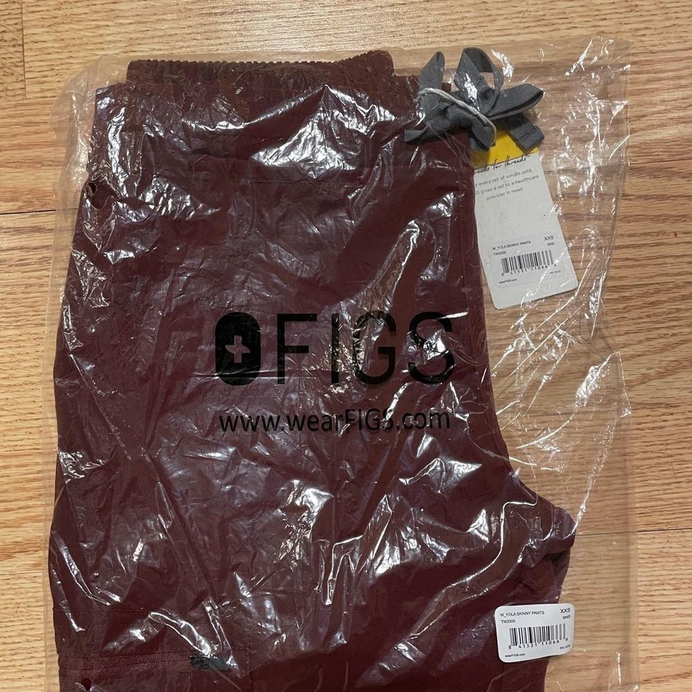 FIGS Burgundy Yola Scrub pants XXS